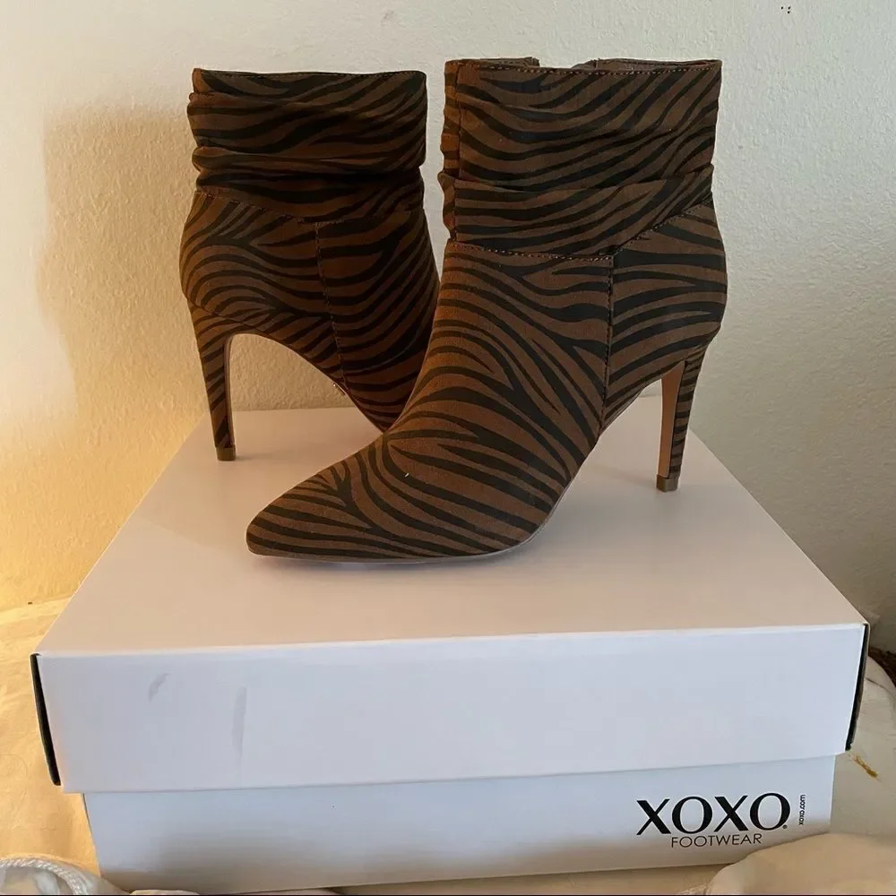 NWT XOXO Brown Black Zebra Print astillero Slouchy Pointed Toe Suede Ankle Boots